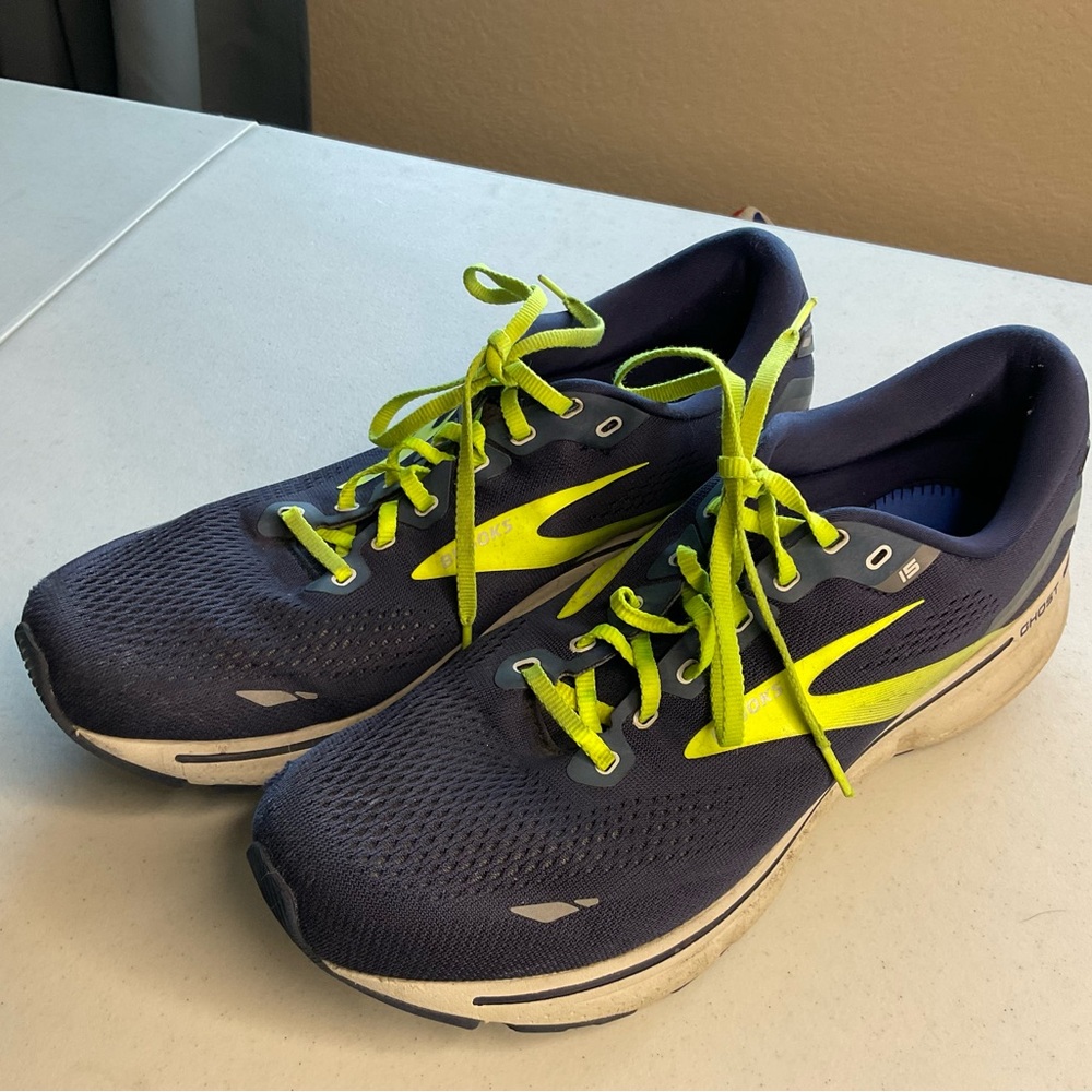 Brooks Ghost 15 Men’s Running Shoes Navy / Neon Yellow – Size 13
